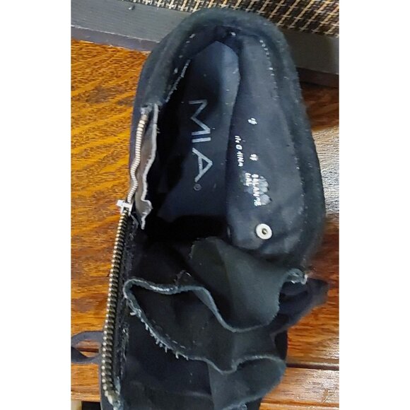 MIA Women's Black Suede Wedge Booties. Fringe laces. Size 8.5 - Picture 12 of 13